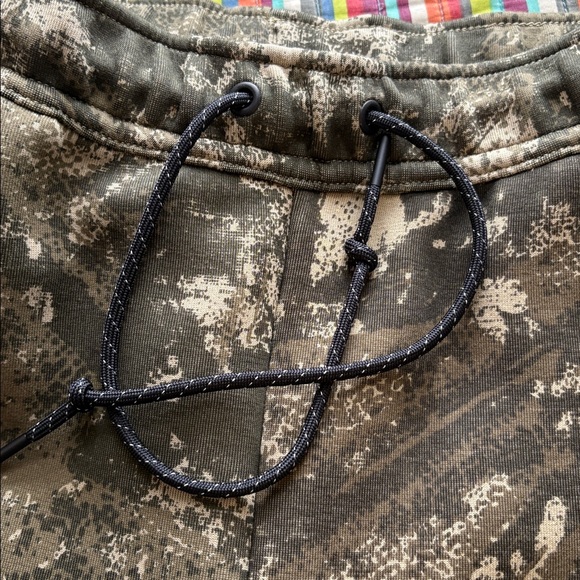 Sale $40 Nike tech fleece size medium slim fit tapered leg,  Camouflage nwt - Picture 6 of 16